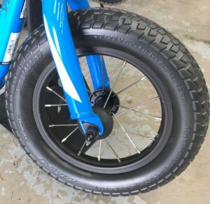 Specialized hotwalk Rhythm Lite airless tires